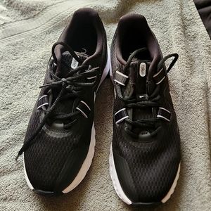 Nike Renew Retaliation TR 2 Training Shoes Black White CK5074-001 Men's Size 9